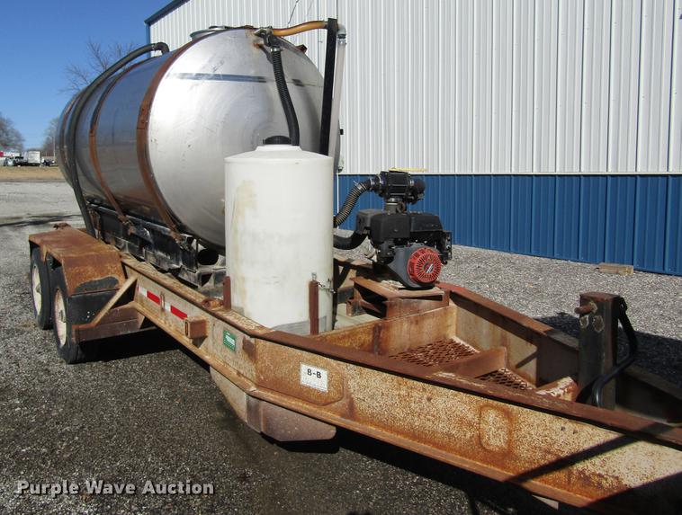 image for item DB5985 1998 Behnke B-B nurse tank trailer