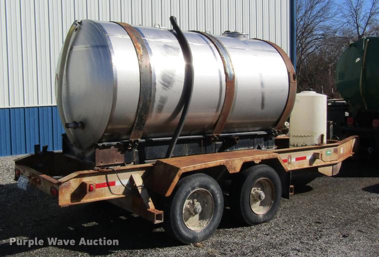 image for item DB5985 1998 Behnke B-B nurse tank trailer