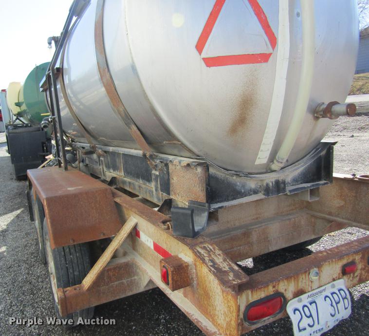 image for item DB5985 1998 Behnke B-B nurse tank trailer