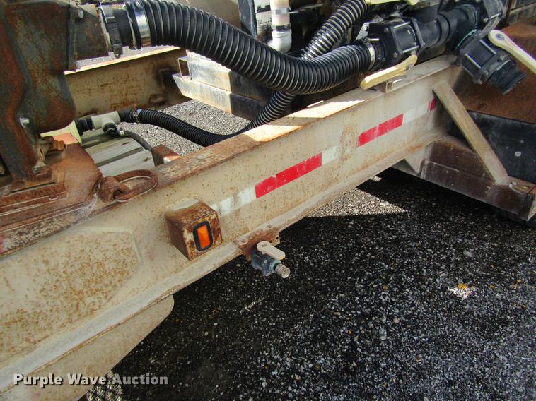 image for item DB5985 1998 Behnke B-B nurse tank trailer