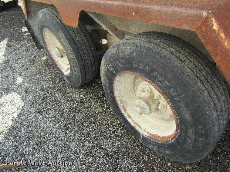 image for item DB5985 1998 Behnke B-B nurse tank trailer