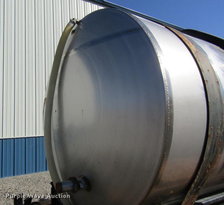 image for item DB5985 1998 Behnke B-B nurse tank trailer