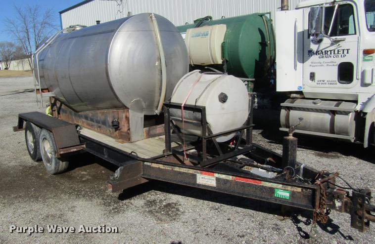 image for item DB5986 1997 Ag Systems AG211 nurse tank trailer
