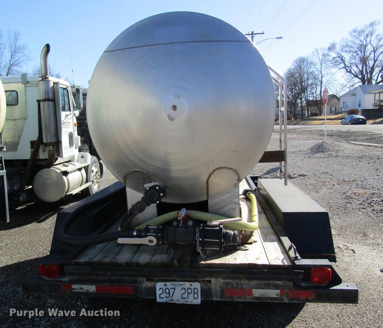 image for item DB5986 1997 Ag Systems AG211 nurse tank trailer