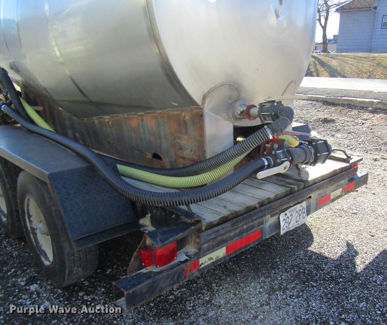 image for item DB5986 1997 Ag Systems AG211 nurse tank trailer