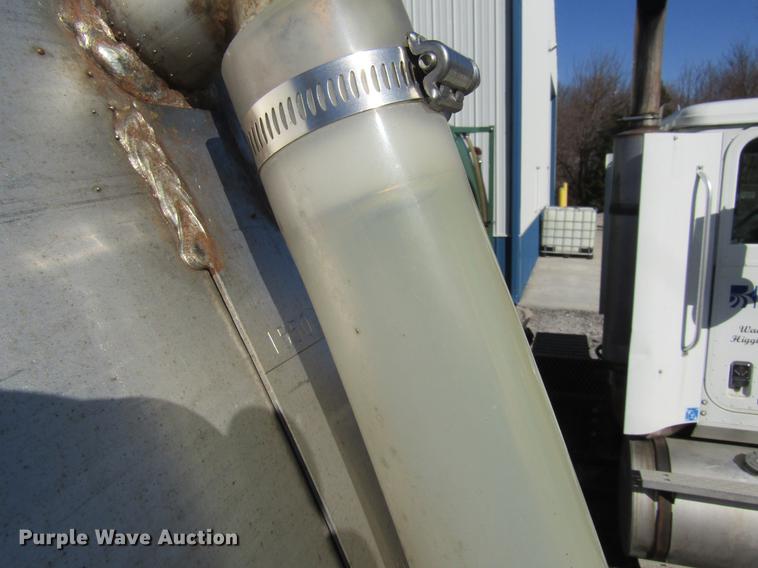 image for item DB5986 1997 Ag Systems AG211 nurse tank trailer