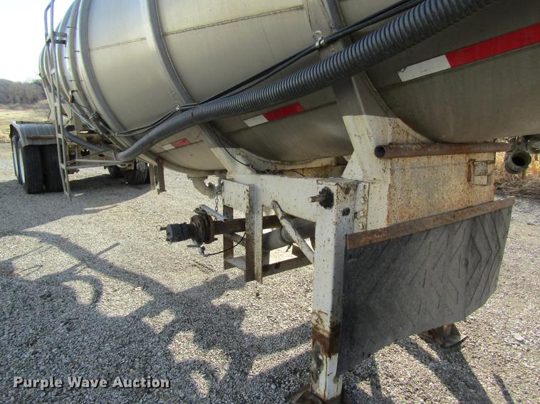 image for item DB5991 1980 Fruehauf TKP-F2-W tank trailer