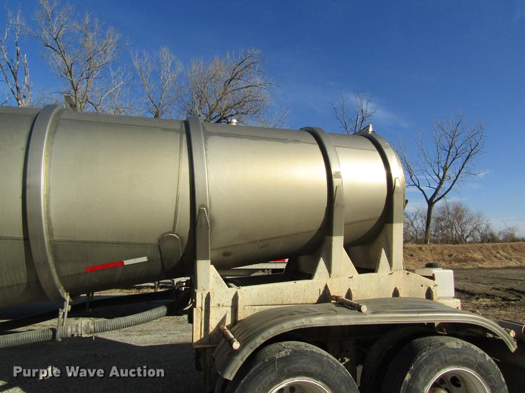 image for item DB5991 1980 Fruehauf TKP-F2-W tank trailer