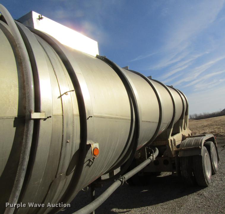 image for item DB5991 1980 Fruehauf TKP-F2-W tank trailer