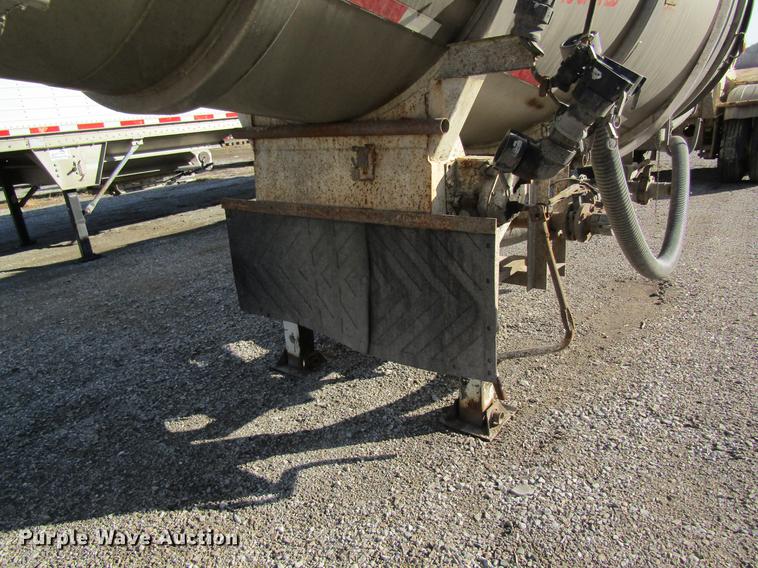 image for item DB5991 1980 Fruehauf TKP-F2-W tank trailer