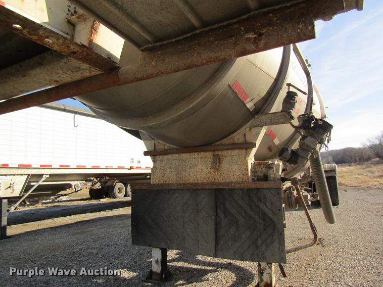 image for item DB5991 1980 Fruehauf TKP-F2-W tank trailer