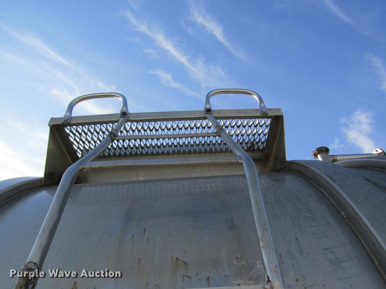 image for item DB5991 1980 Fruehauf TKP-F2-W tank trailer