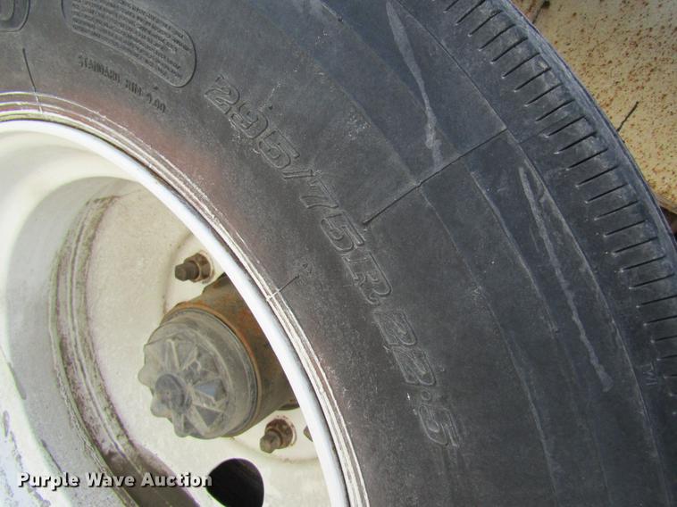 image for item DB5991 1980 Fruehauf TKP-F2-W tank trailer