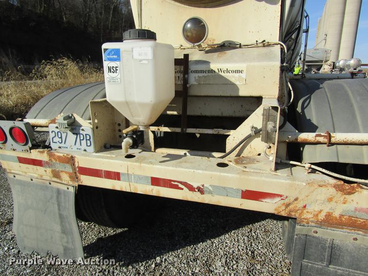 image for item DB5991 1980 Fruehauf TKP-F2-W tank trailer