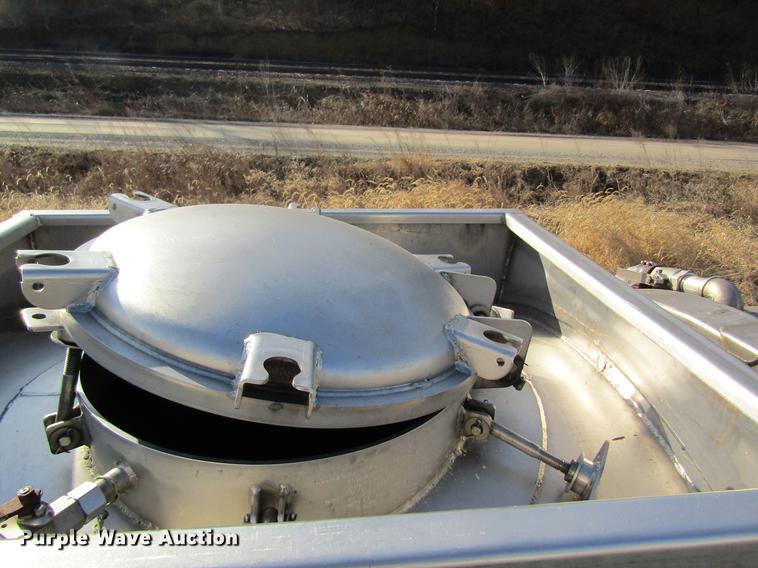 image for item DB5991 1980 Fruehauf TKP-F2-W tank trailer