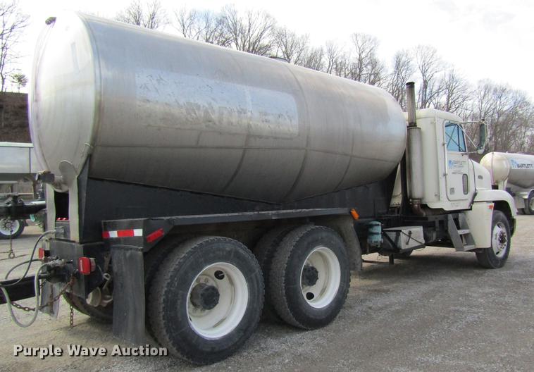 image for item DB5996 1989 Freightliner FLD120 nurse tank truck