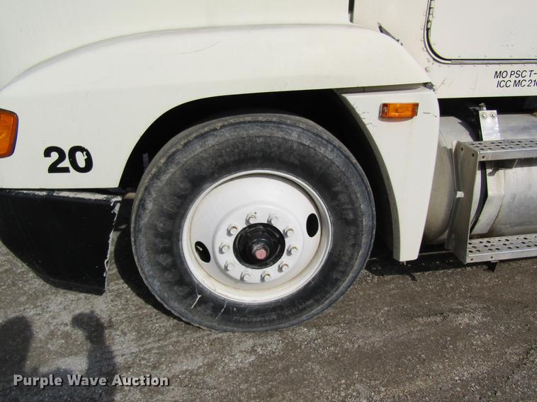 image for item DB5996 1989 Freightliner FLD120 nurse tank truck