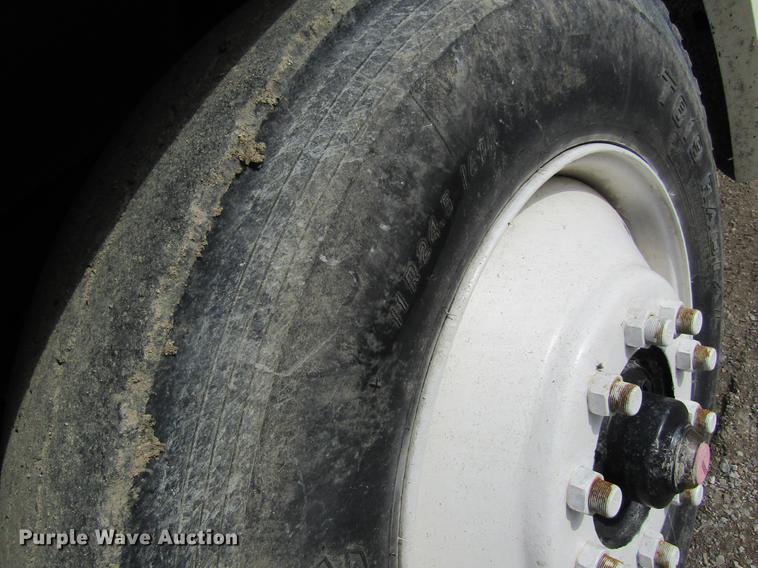 image for item DB5996 1989 Freightliner FLD120 nurse tank truck