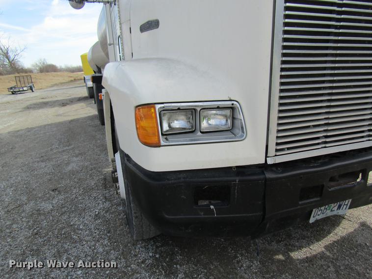 image for item DB5996 1989 Freightliner FLD120 nurse tank truck