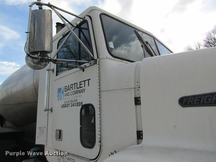 image for item DB5996 1989 Freightliner FLD120 nurse tank truck