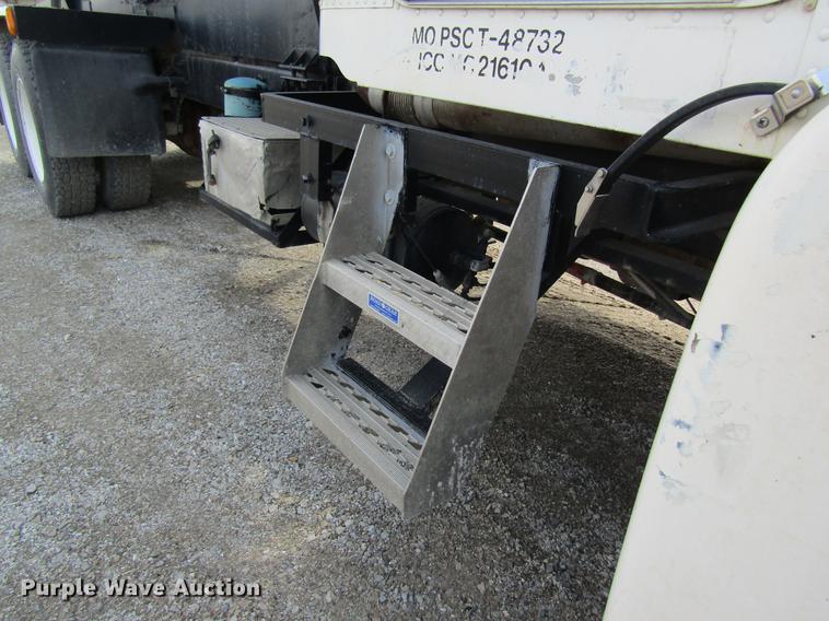 image for item DB5996 1989 Freightliner FLD120 nurse tank truck