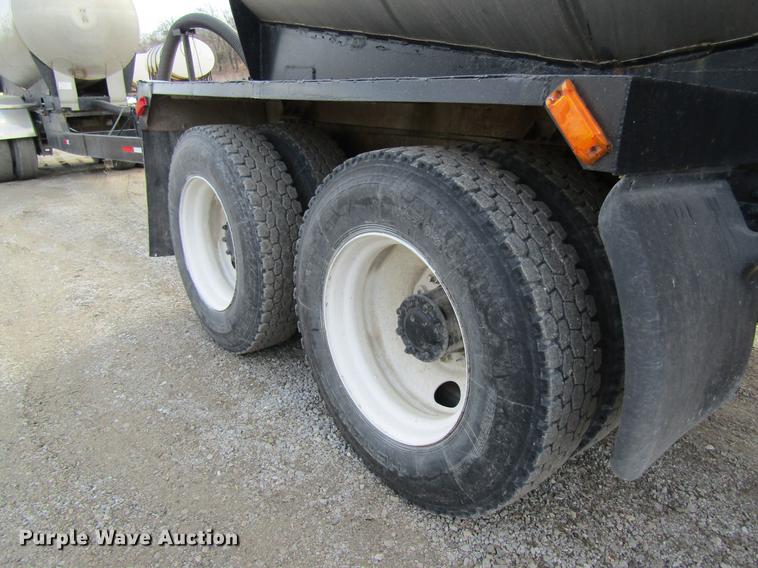 image for item DB5996 1989 Freightliner FLD120 nurse tank truck