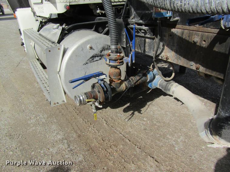 image for item DB5996 1989 Freightliner FLD120 nurse tank truck