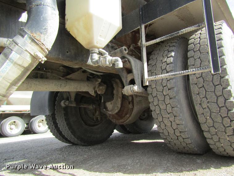 image for item DB5996 1989 Freightliner FLD120 nurse tank truck