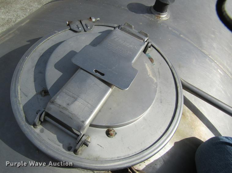 image for item DB5996 1989 Freightliner FLD120 nurse tank truck