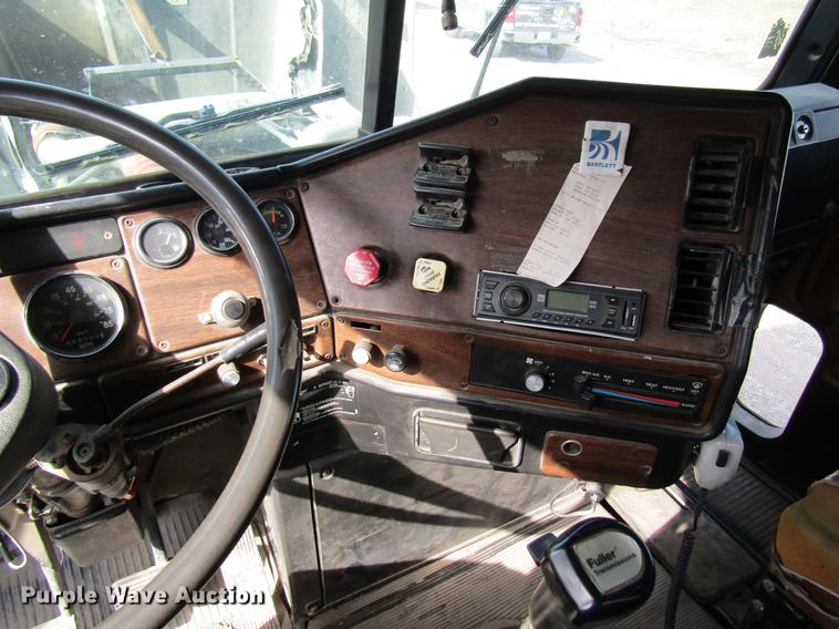 image for item DB5996 1989 Freightliner FLD120 nurse tank truck