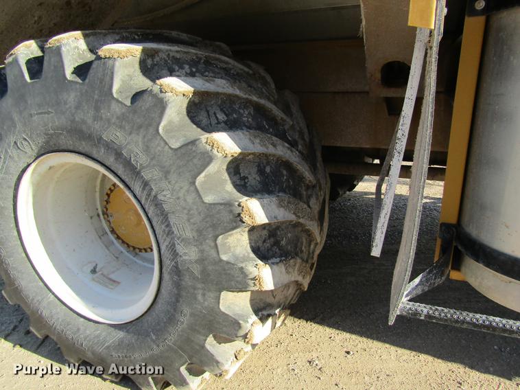 image for item DB5997 2006 Ag-Chem TerraGator 6103 self-propelled sprayer