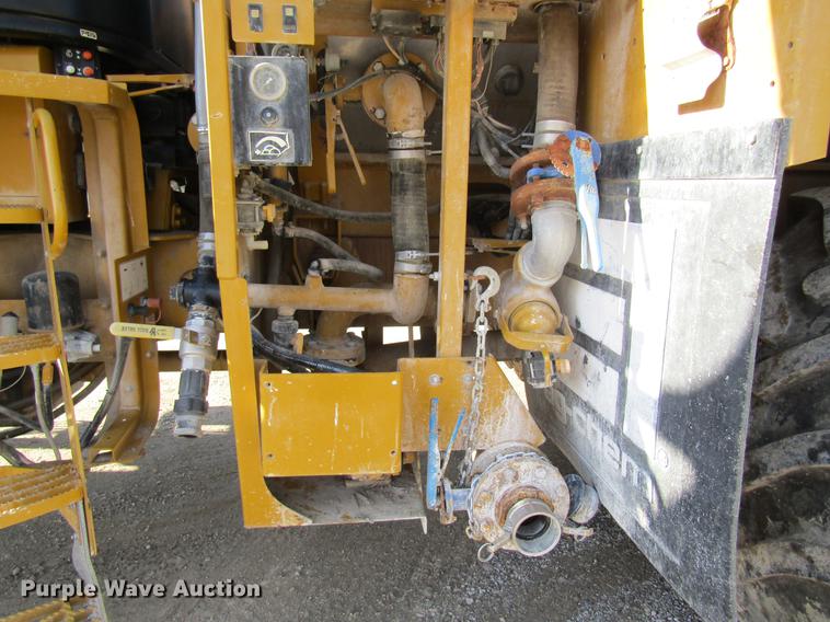 image for item DB5997 2006 Ag-Chem TerraGator 6103 self-propelled sprayer