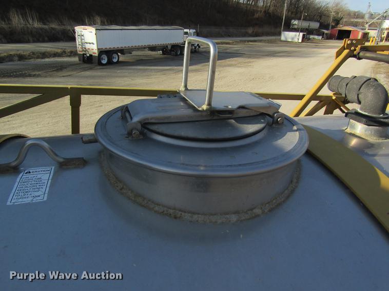 image for item DB5997 2006 Ag-Chem TerraGator 6103 self-propelled sprayer