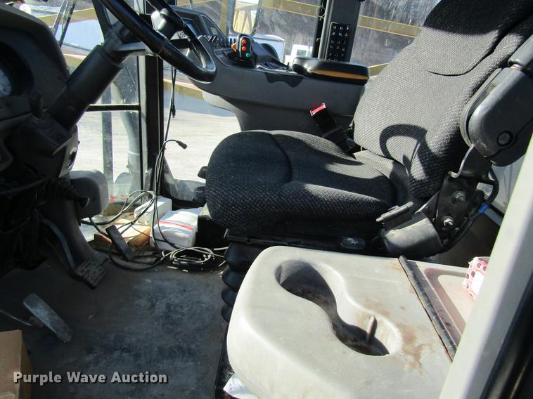 image for item DB5997 2006 Ag-Chem TerraGator 6103 self-propelled sprayer