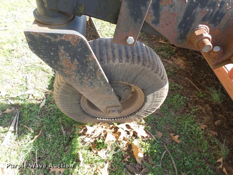 image for item DB7198 1998 Bush Hog 13368 rotary mower