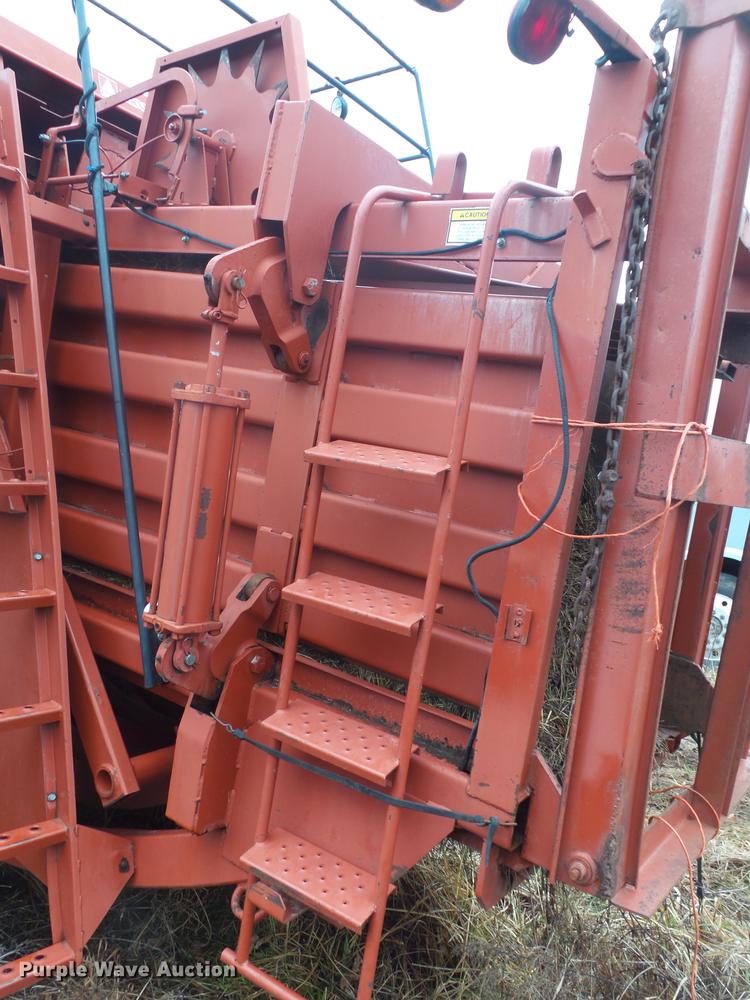 image for item DB7263 1998 Hesston 4900 large square baler