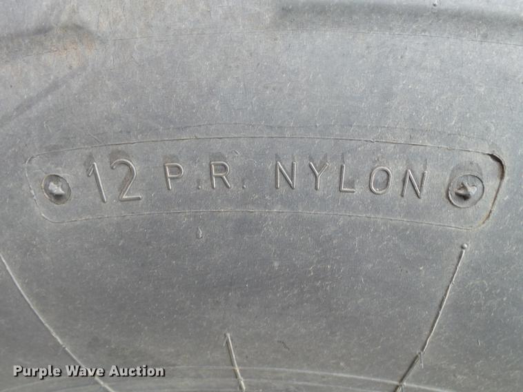 image for item DB7263 1998 Hesston 4900 large square baler