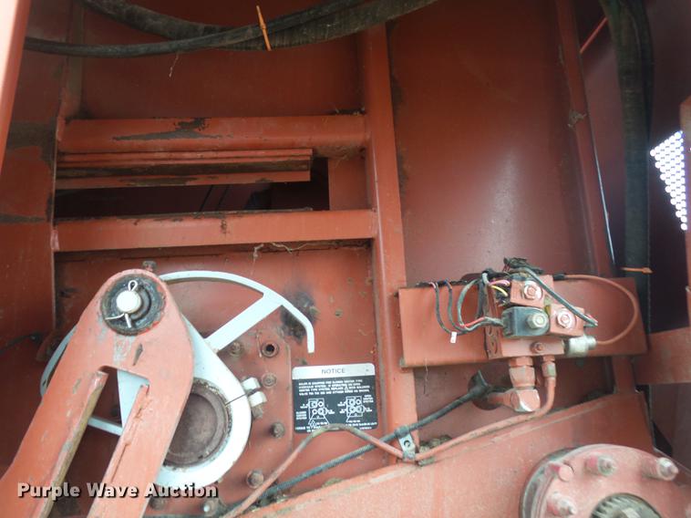 image for item DB7263 1998 Hesston 4900 large square baler