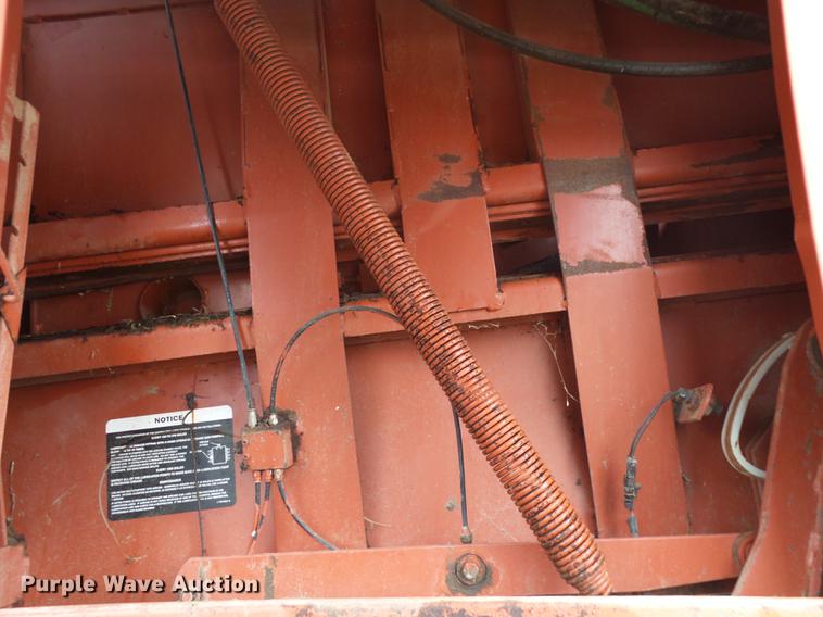 image for item DB7263 1998 Hesston 4900 large square baler