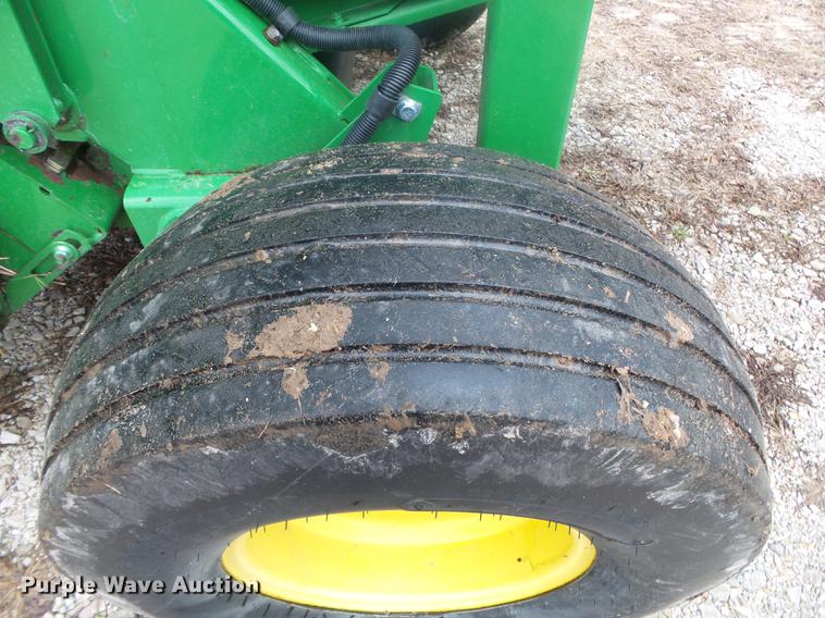 image for item DB7264 2012 John Deere 468 Mega Wide Plus round baler