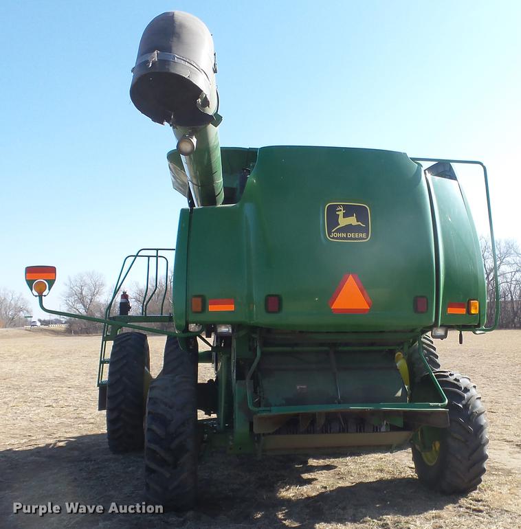 image for item DC0665 2001 John Deere 9750 STS combine