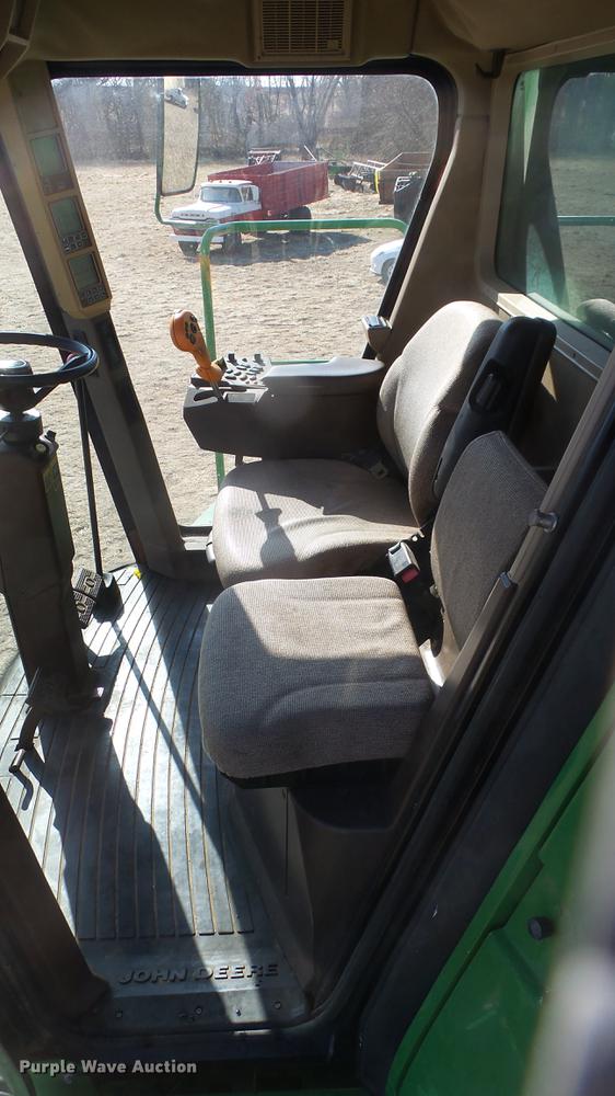 image for item DC0665 2001 John Deere 9750 STS combine