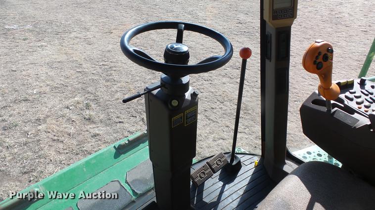 image for item DC0665 2001 John Deere 9750 STS combine