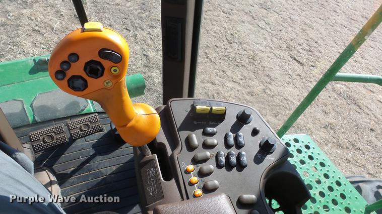 image for item DC0665 2001 John Deere 9750 STS combine