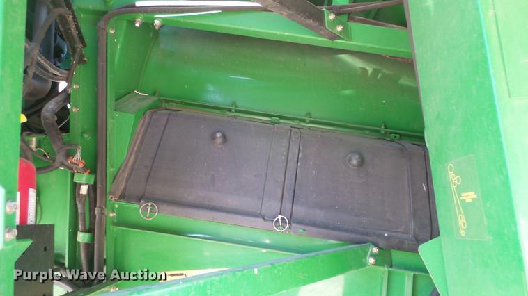 image for item DC0665 2001 John Deere 9750 STS combine
