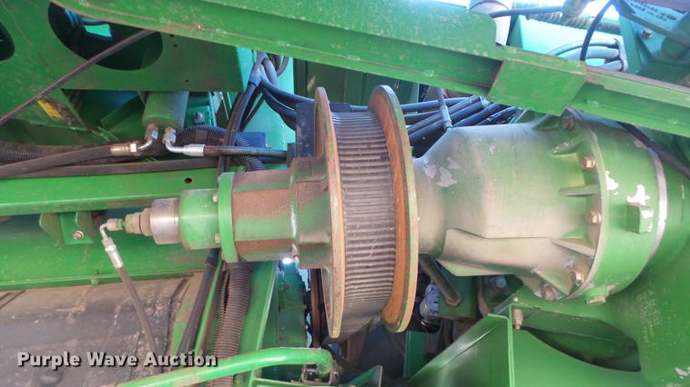 image for item DC0665 2001 John Deere 9750 STS combine