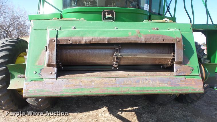 image for item DC0665 2001 John Deere 9750 STS combine