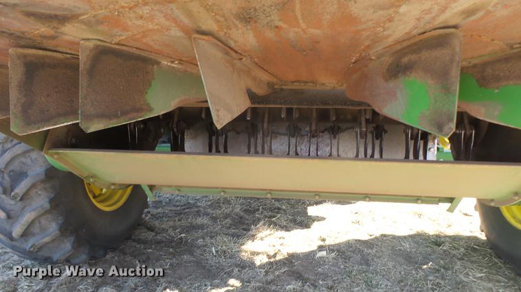 image for item DC0665 2001 John Deere 9750 STS combine