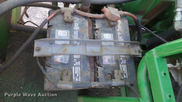 image for item DC0665 2001 John Deere 9750 STS combine