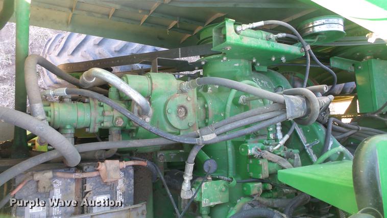 image for item DC0665 2001 John Deere 9750 STS combine